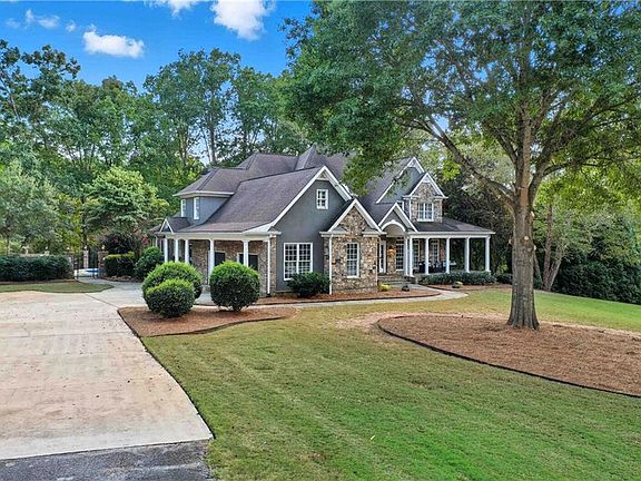 2nd image of 598 Elliott Rd