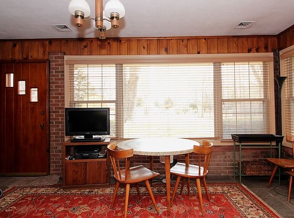 2nd image of 1855 Kellogg Ave
