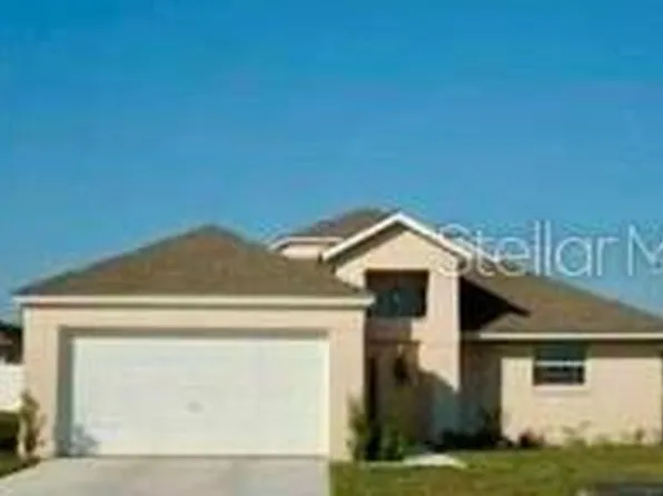 4520 Treasure Cay Rd, Tavares, FL 32778