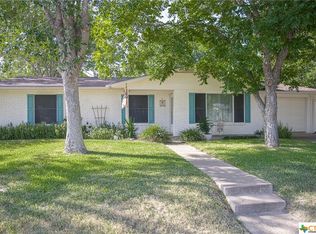 221 W Koether St, Shiner, TX 77984