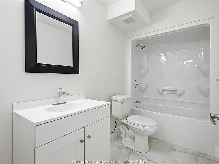 2490 George Ave #LOWER — Photo 11
