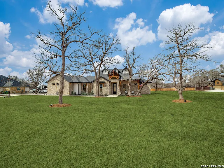 196 Bobby Lynn Dr — Photo 2