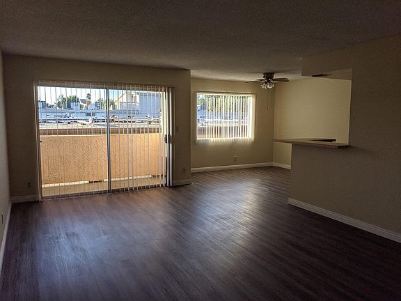 4th image of 5949 Whitsett Ave APT 205
