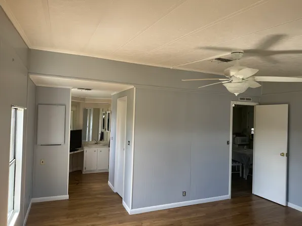 10 Lake Diane Dr, Naples, FL 34114