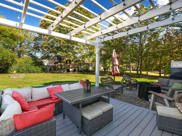 120 Snake Pond Rd, Sandwich, MA 02563