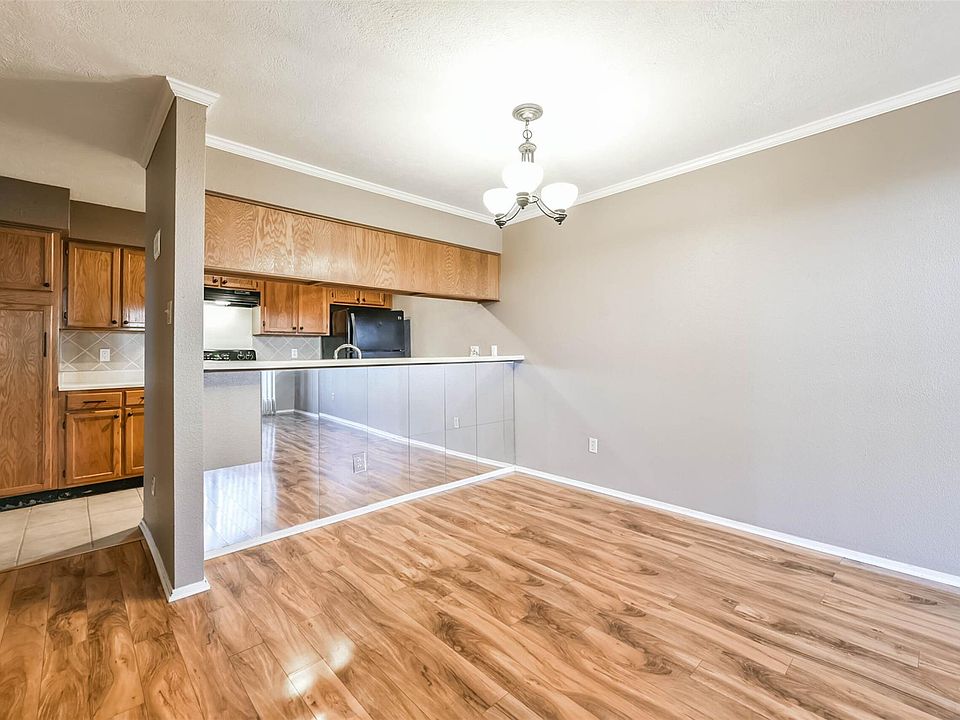 1st image of 7313 Gulf Fwy APT 406
