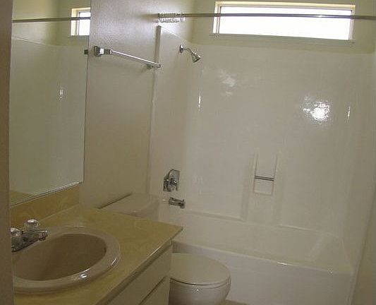 Seperate Bedroom &#38; Hall Access