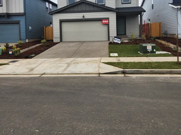 136 Fargin Northeast Ave, Northeast Salem, OR 97301