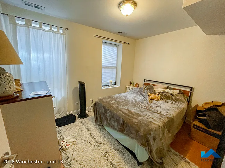 2028 N. Winchester Ave. — Photo 6