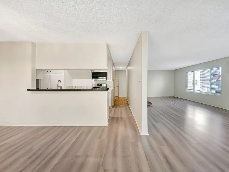 10634 Holman Ave #3-2 — Photo 14