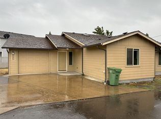 814-816 N Douglas St, Cottage Grove, OR 97424