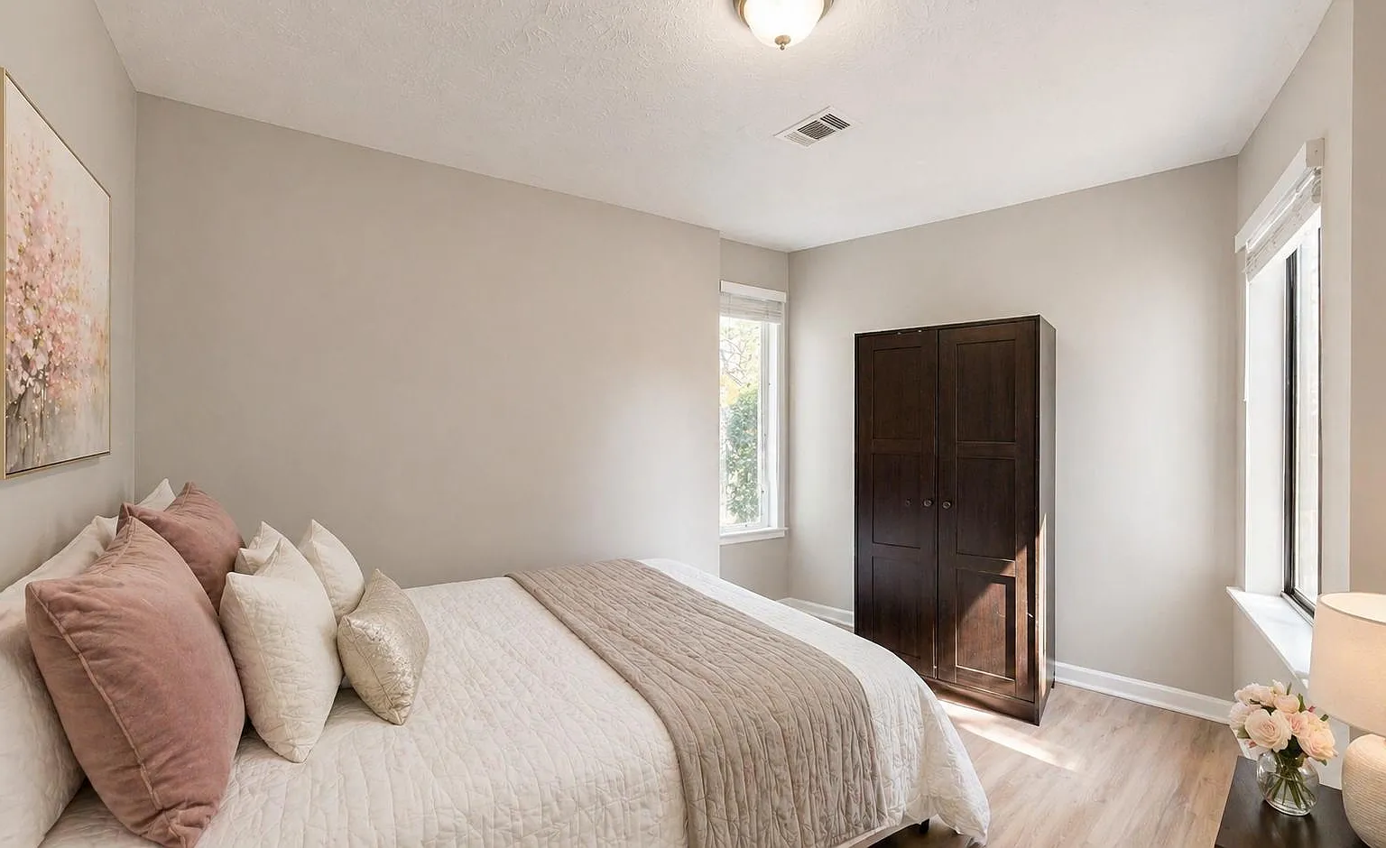 4 bed, 3.5 bath, 1863 sqft, $676 — Photo 1