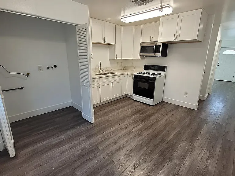 25207 Frampton Ave #1 — Photo 6