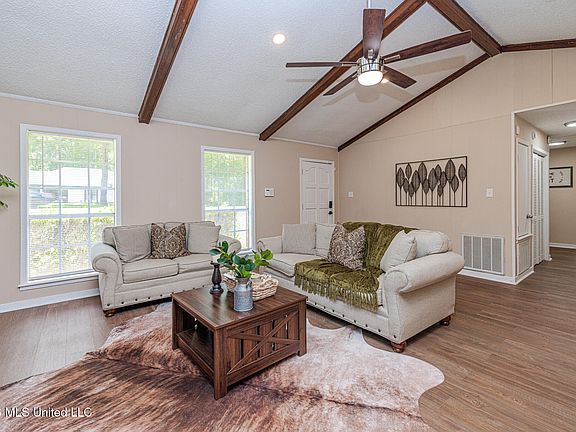 5th image of 3405 Forest Hill Rd