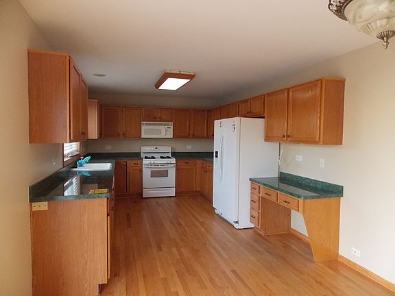 5th image of 1800 Larkspur Dr