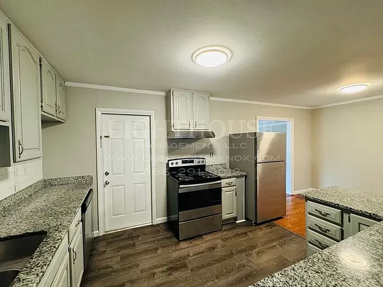 1505 Rambling Rd — Photo 4
