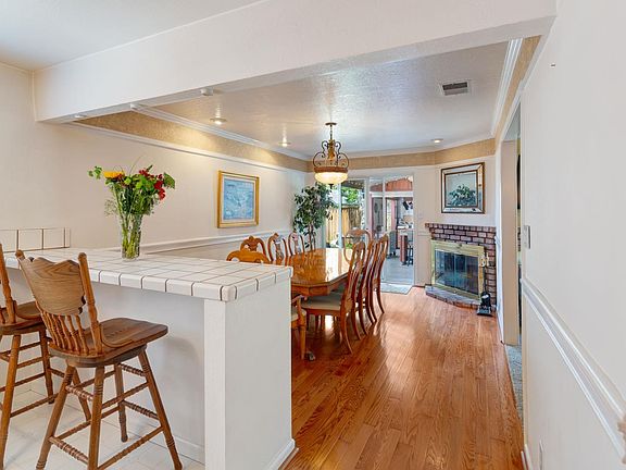 4th image of 5550 Woodhurst Ln