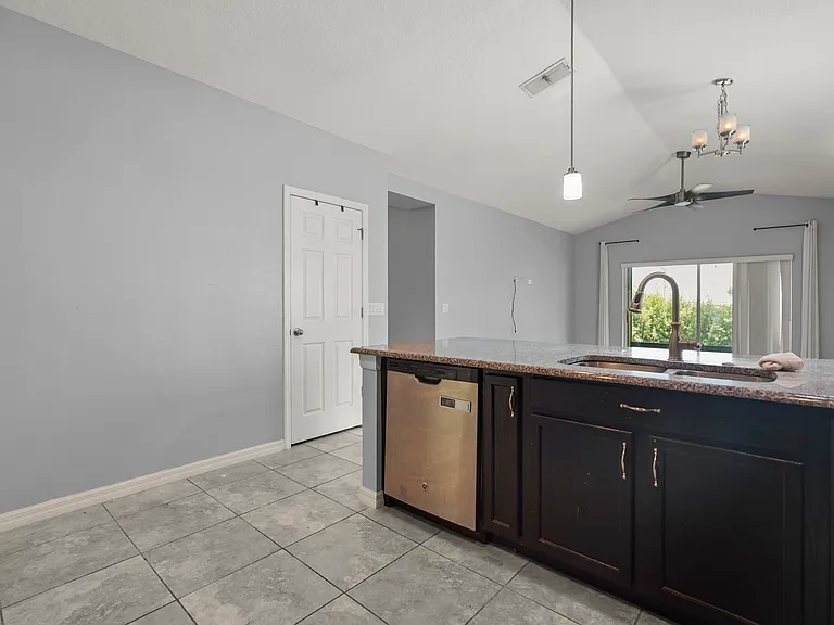1300 Cavender Creek Rd — Photo 12
