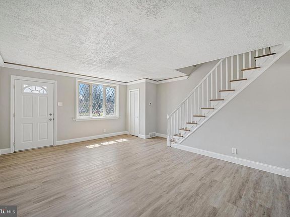 5th image of 3015 Holme Ave