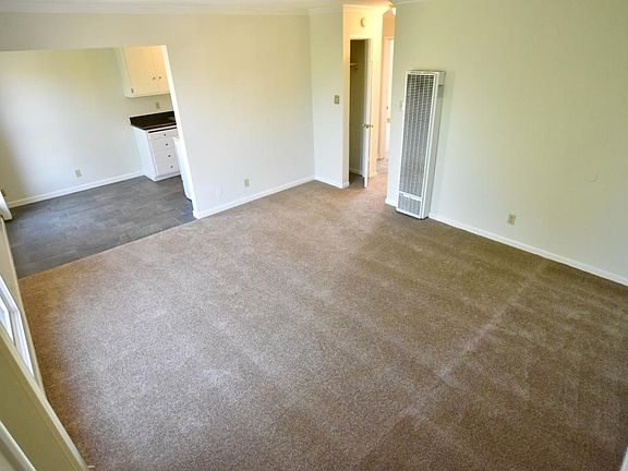 2nd image of 524 E 17th St #12