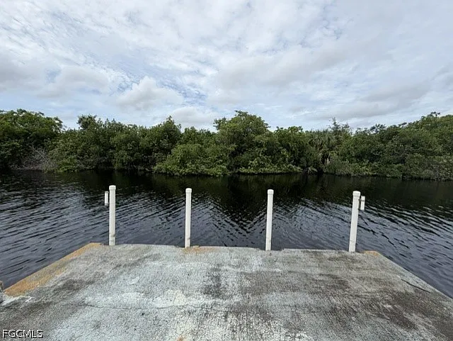 3 bed, 2.0 bath, 1871 sqft, $2,500 — Photo 2