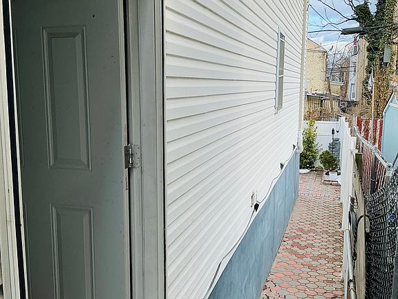 2nd image of 205 N 5th St Floor 1