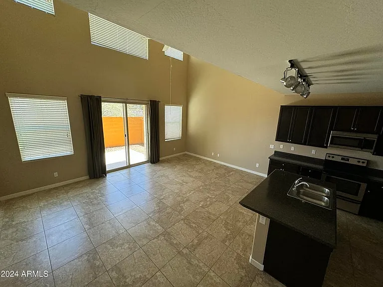 1163 E Cedar St — Photo 7