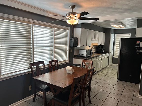 3rd image of 3110 Flint Dr