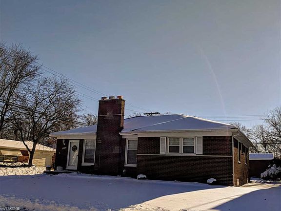 3rd image of 21830 Mauer St
