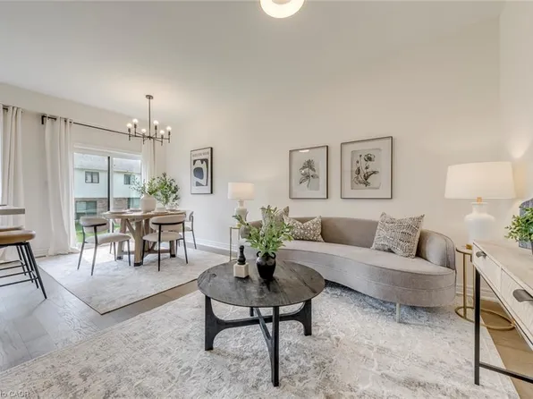 27 Mia Dr, Hamilton, ON L9B 0K1