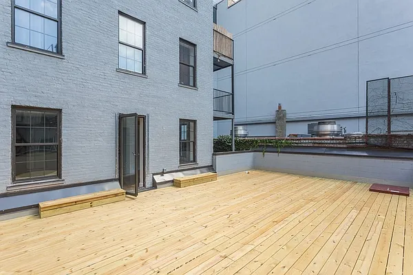 Rented by MNS | media 68