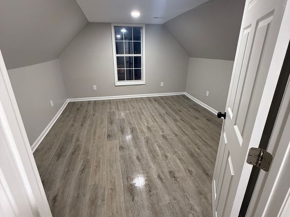 401 W Broadway St # B, Lenoir City, TN 37771 – 2-bedroom rental in Lenoir City