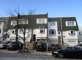 19 Daffodil Ct, Staten Island, NY 10312