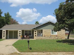 1702 Alcoa Ave, Rockdale, TX 76567