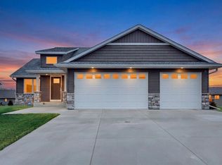 310 Falcon Run, Eagle Lake, MN 56024