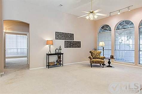 4th image of 3110 Live Oak Dr
