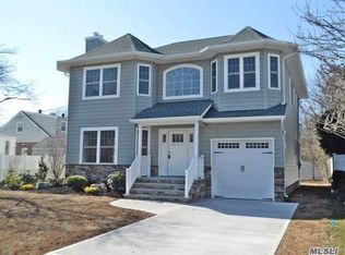 3 Wellington Rd, Merrick, NY 11566