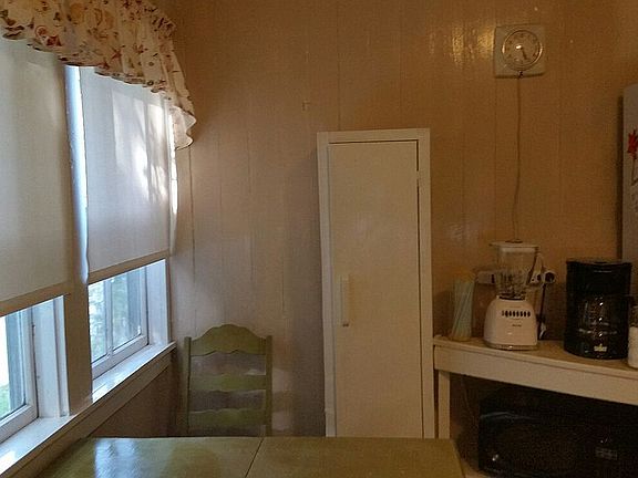 3rd image of 304 W Ashley Ave
