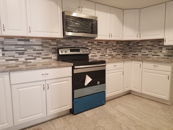 4th image of 11242 E Mercer Ln