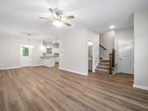 945 Cumberland Dr, Clarksville, TN 37040