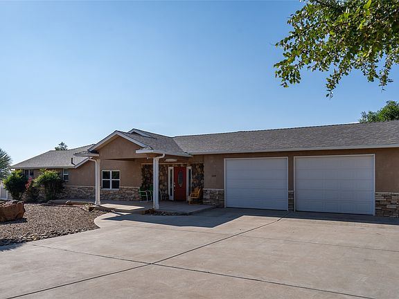 4th image of 210 Ridgecrest