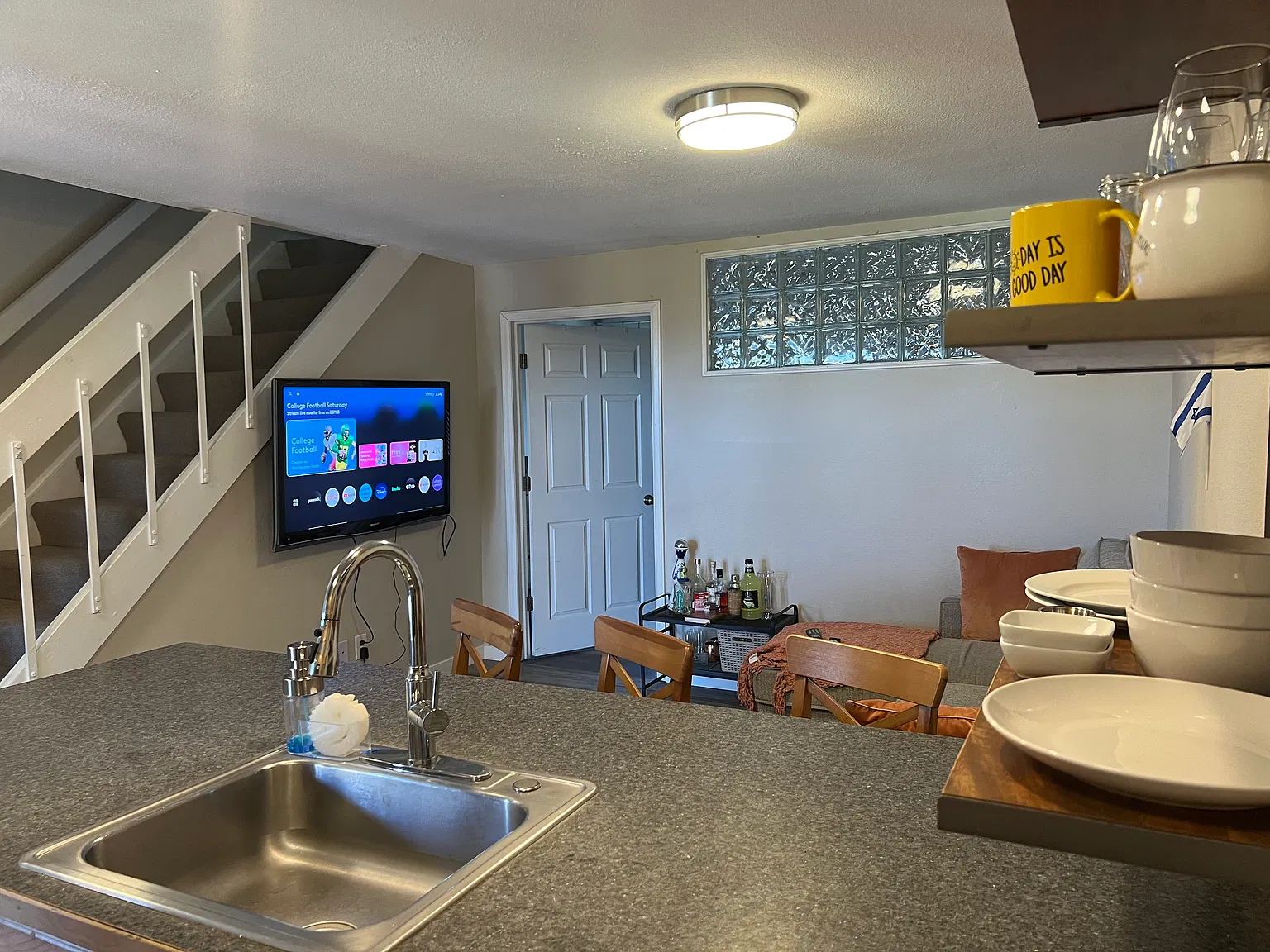 1065 University Ave — Photo 1