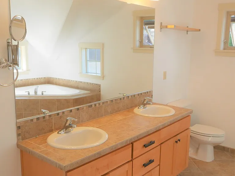 2020 E Terrace St — Photo 14