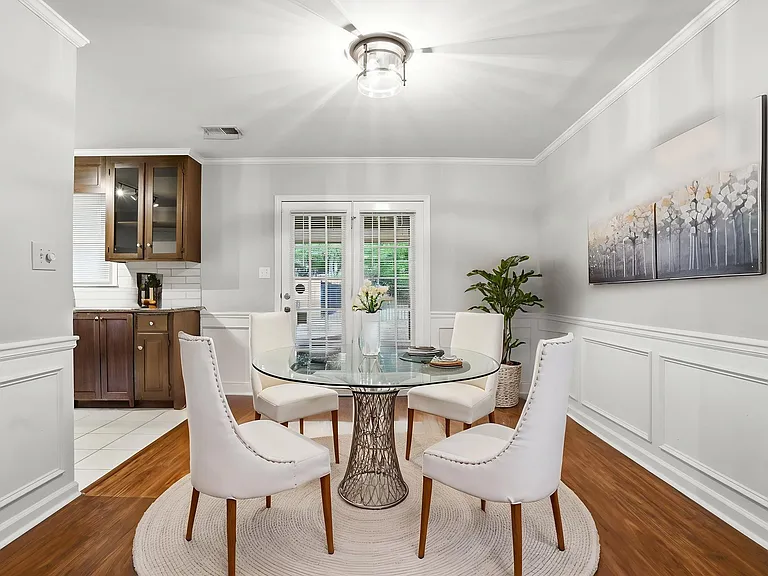 Large Dining Area/Office