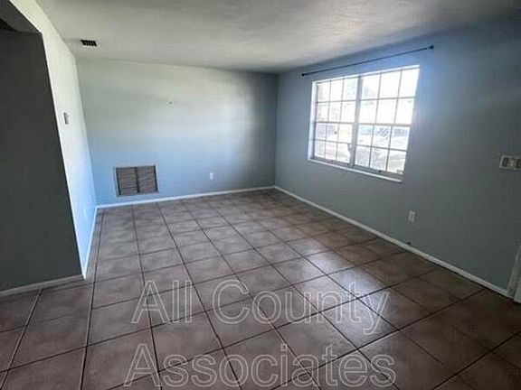 4th image of 3404 Devonshire Dr