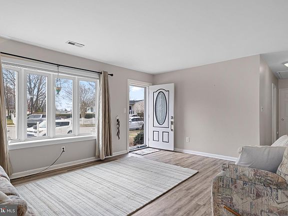 4th image of 258 Heartwood Ct