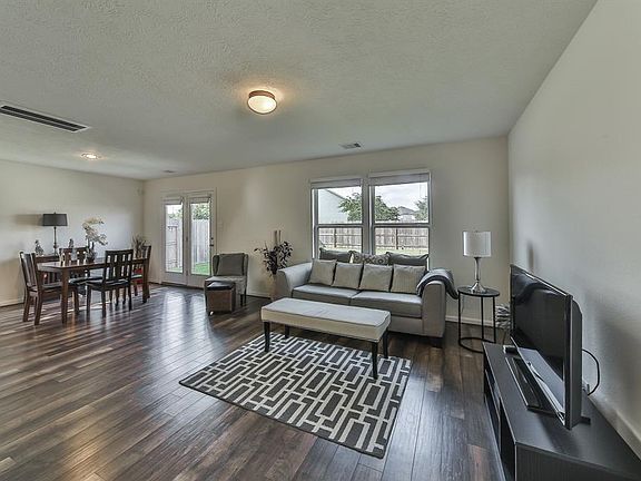 4th image of 1119 Grassy View Dr