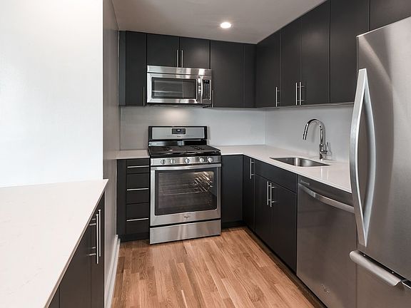 5th image of 6129 Leesburg Pike #1116