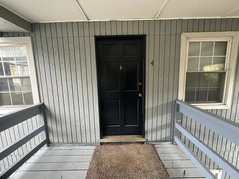 1200 Craigmont Dr — Photo 2