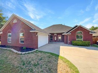 612 Wicket Pl, Yukon, OK 73099
